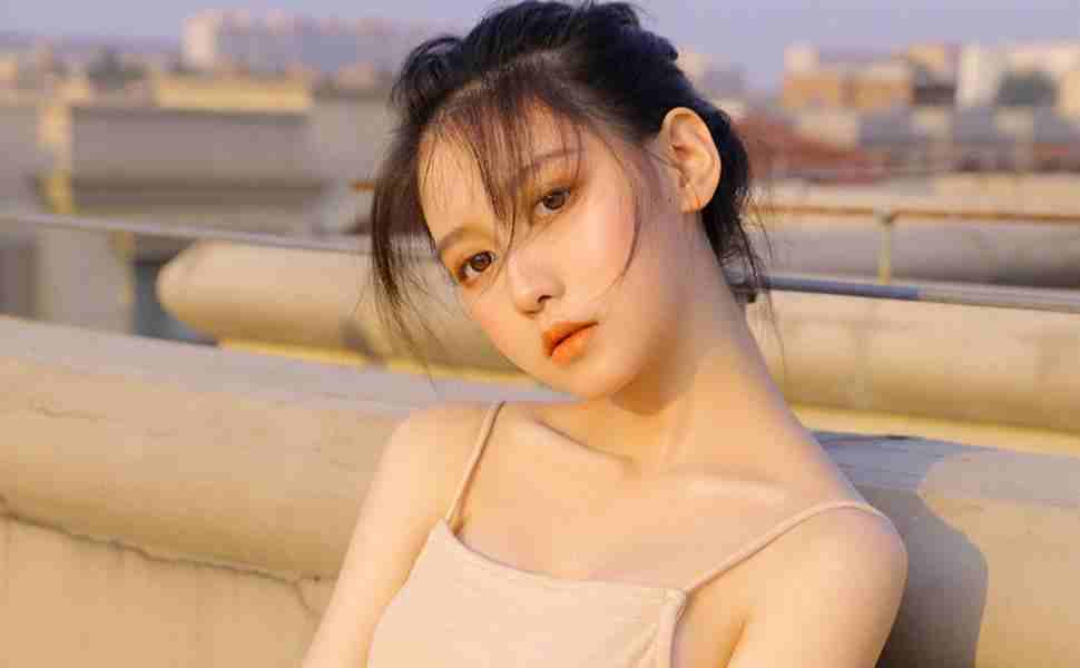 热榜第七-二对一出台女友引热议